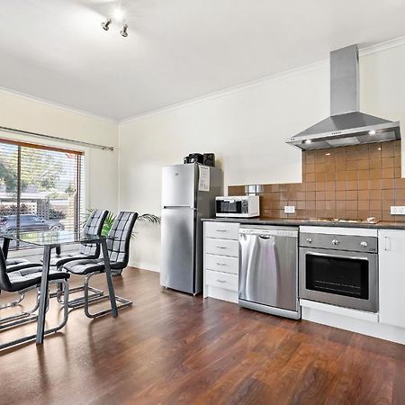 Short Stays Gippsland Trafalgar Экстерьер фото